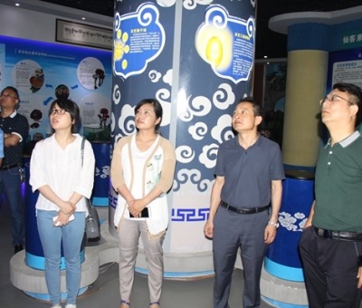 江西省省委宣傳部文化產(chǎn)業(yè)改革處張長山處長蒞臨仙客來公司調(diào)研