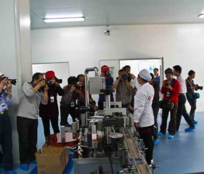 九江職工攝影協(xié)會(huì)采風(fēng)團(tuán)深入仙客來(lái)公司采風(fēng)