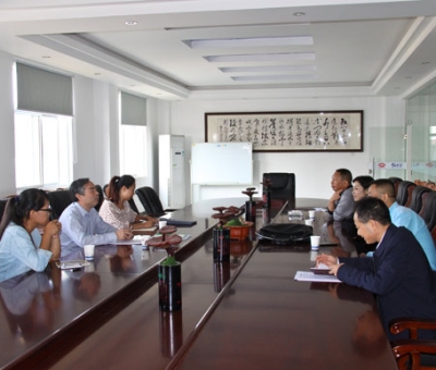 江西省政府決策咨詢委員會秘書處處長李鵬飛一行蒞臨仙客來公司調(diào)研、考察科技創(chuàng)新