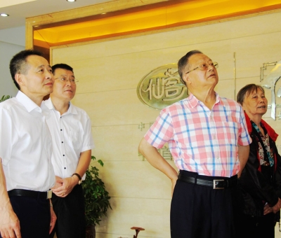 推進農(nóng)業(yè)發(fā)展抓好生產(chǎn)落實，仙客來因為他的到來備受鼓舞！