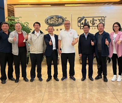 中華慈善總會(huì)榮譽(yù)副會(huì)長(zhǎng)徐鐿軒等領(lǐng)導(dǎo)蒞臨仙客來公司參觀指導(dǎo)