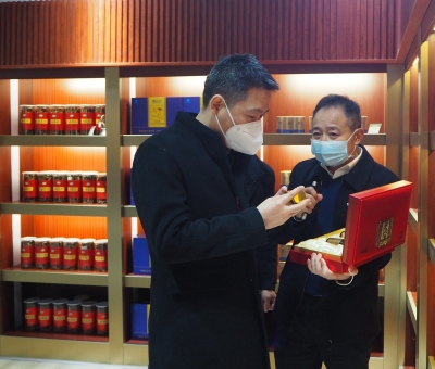 市委常委、市紀(jì)委書記熊明一行到仙客來公司走訪慰問并調(diào)研食品安全工作